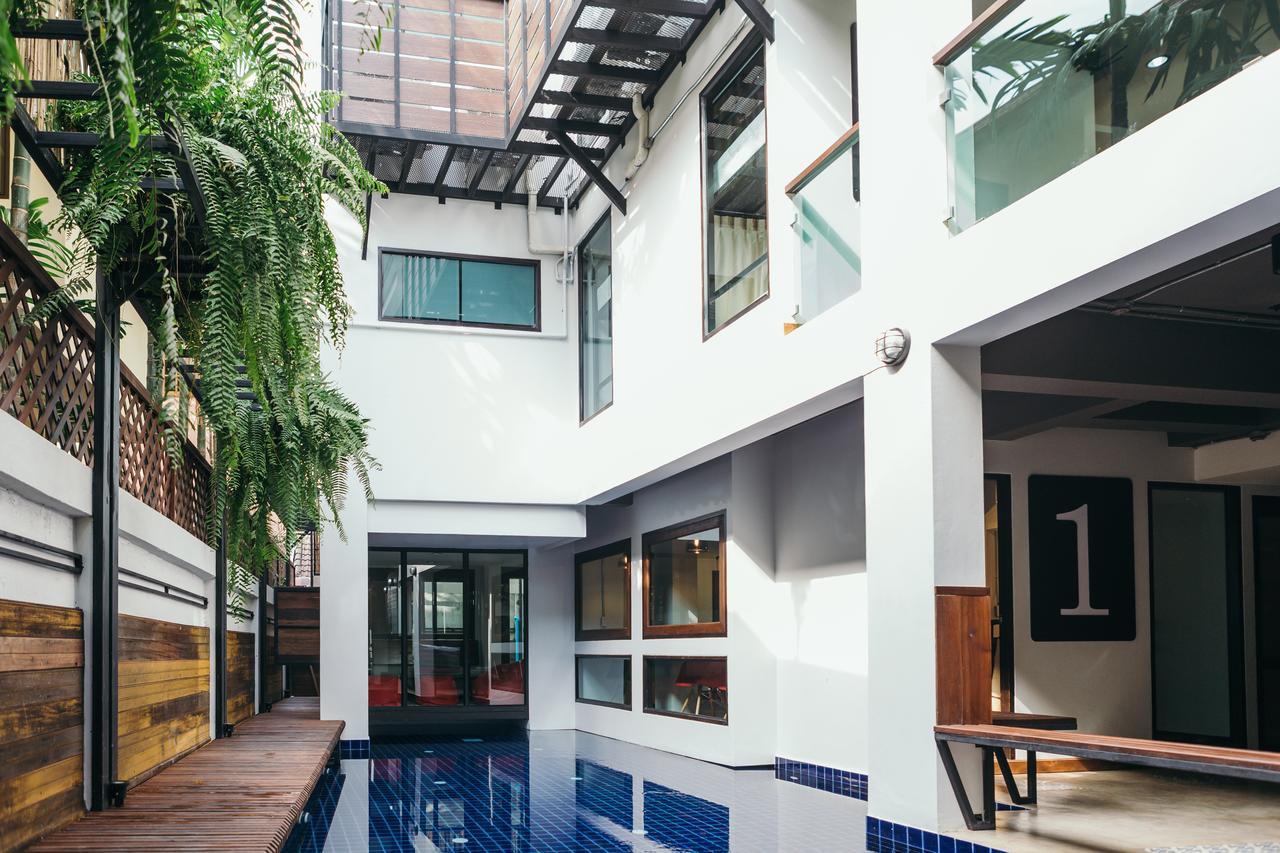 Отель 33 Poshtel (Adults Only) Чиангмай Экстерьер фото